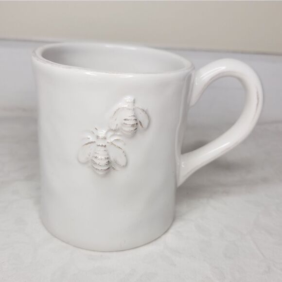 Vintage white bee mug - Picture 1 of 11